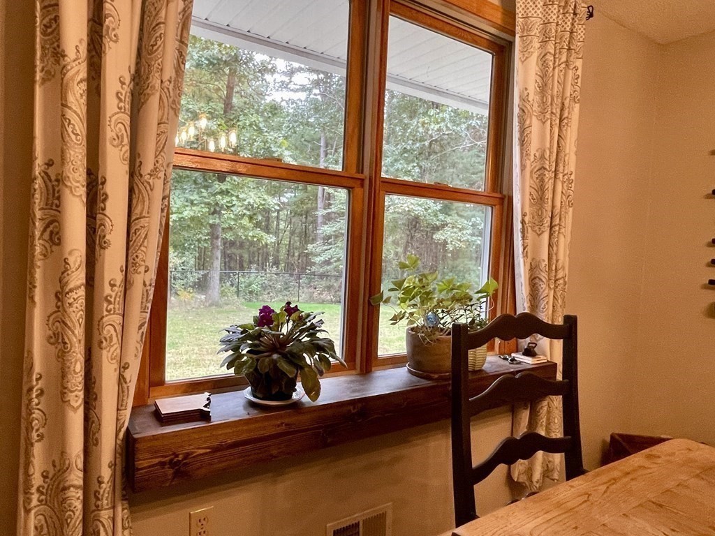 340 Stafford Road Monson, MA 01057 - Photo 6 of 33