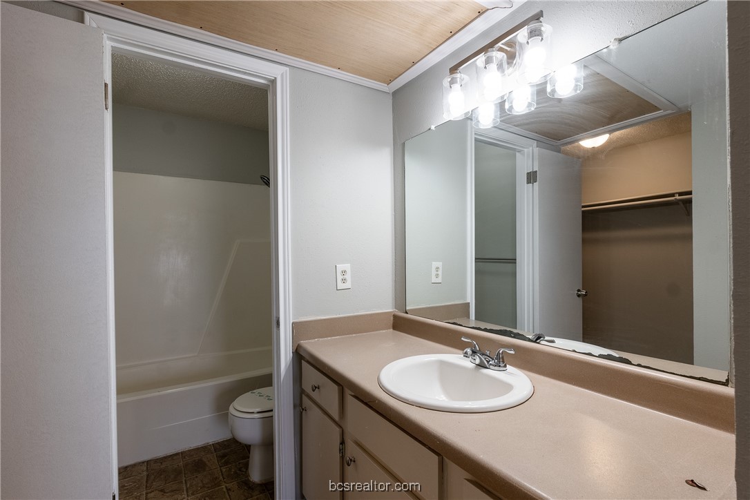 2000 Kazmeier, Unit 48 Bryan, TX 77802 - Photo 11 of 14