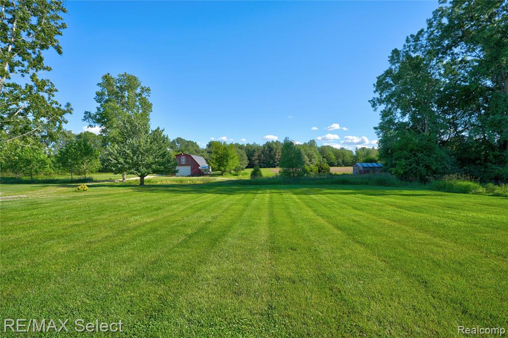 10469 West Pierson Road Flushing, MI 48433 - Photo 13 of 52