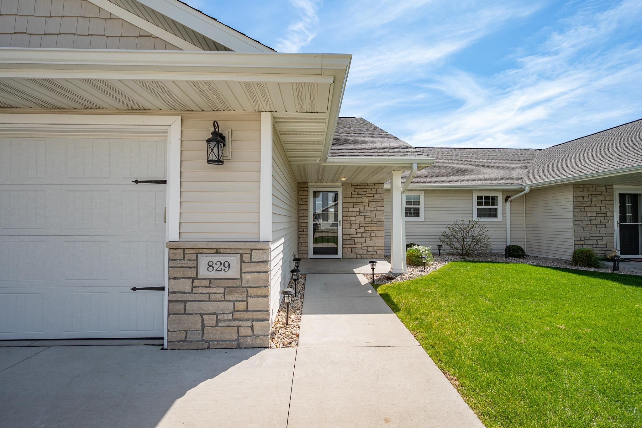 829 Sharon Lane Pulaski, WI 54162 - Photo 39 of 48