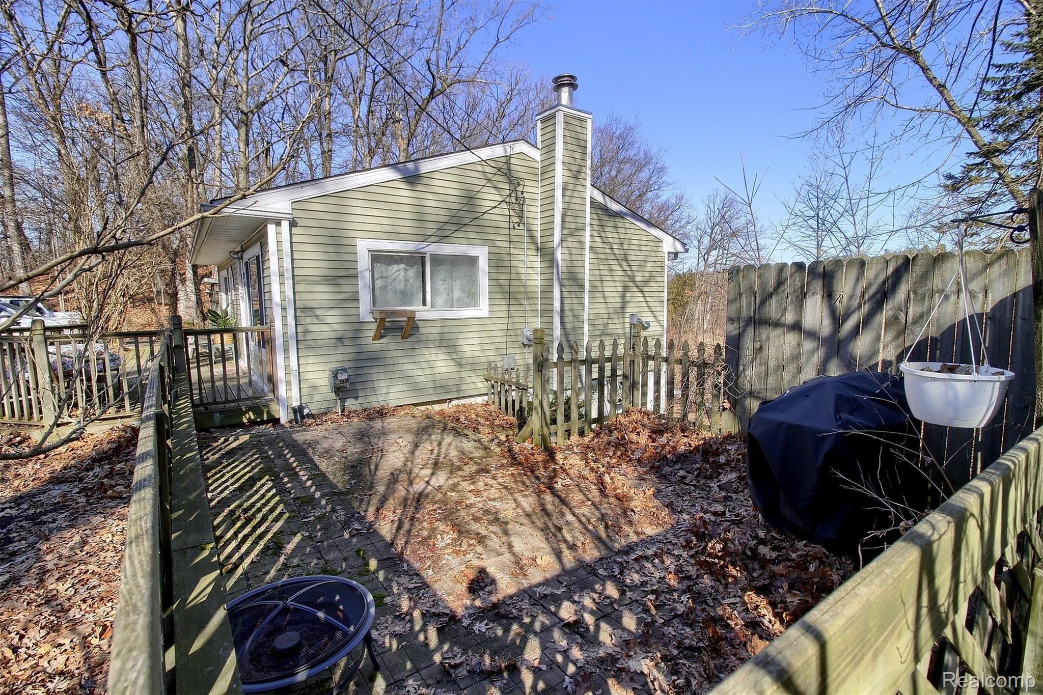 240 Kingston Road Leonard, MI 48367 - Photo 20 of 27 21-Patio.jpg