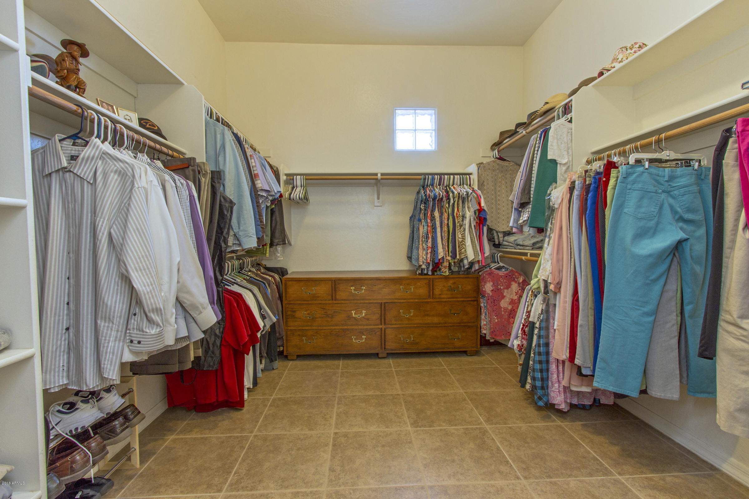 2347 East Carlise Road Phoenix, AZ 85086 - Photo 13 of 53 MasterCloset_2354