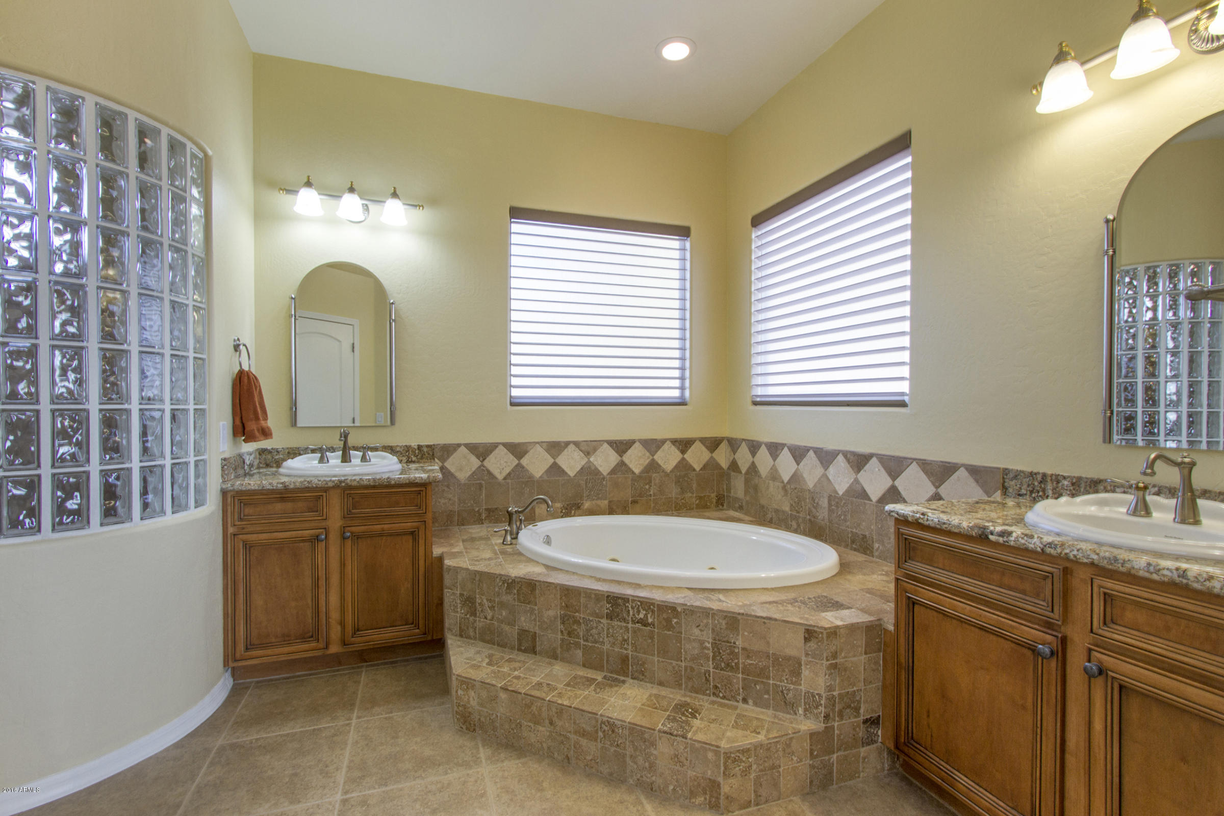 2347 East Carlise Road Phoenix, AZ 85086 - Photo 14 of 53 MasterBathRm_2342