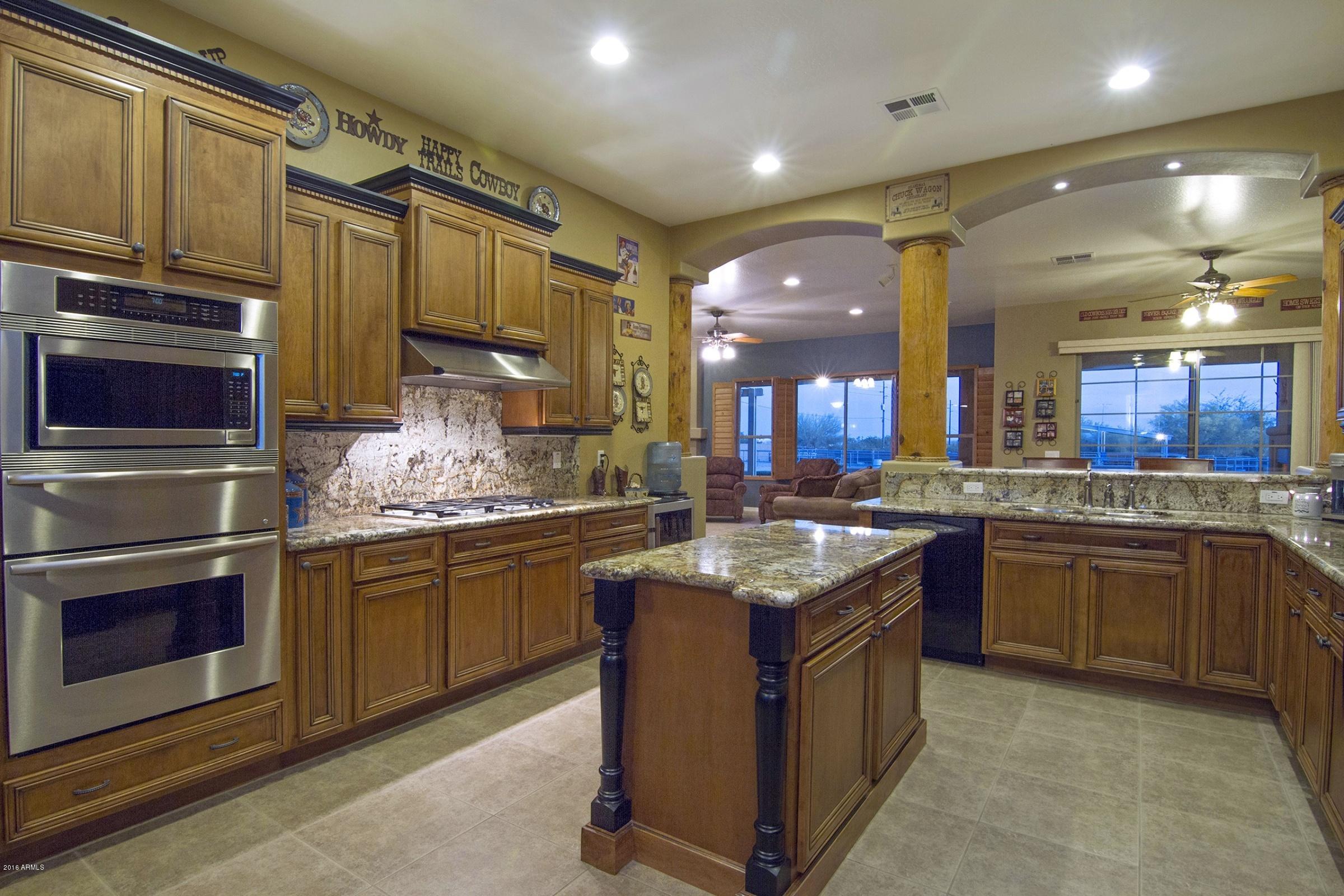 2347 East Carlise Road Phoenix, AZ 85086 - Photo 2 of 53 Kitchen_0450