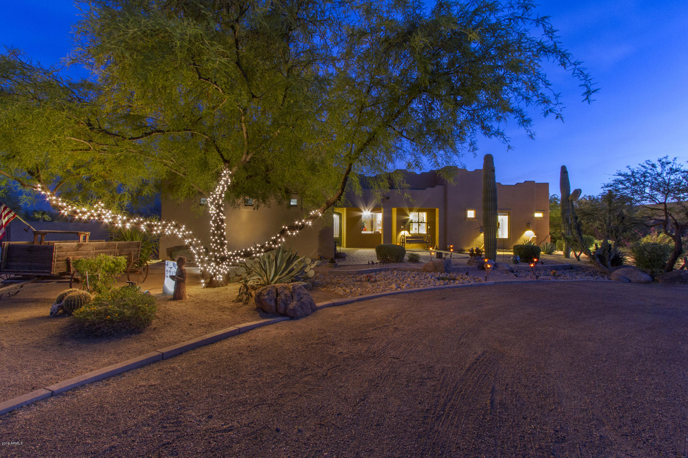 2347 East Carlise Road Phoenix, AZ 85086 - Photo 27 of 53 FrontView_2772