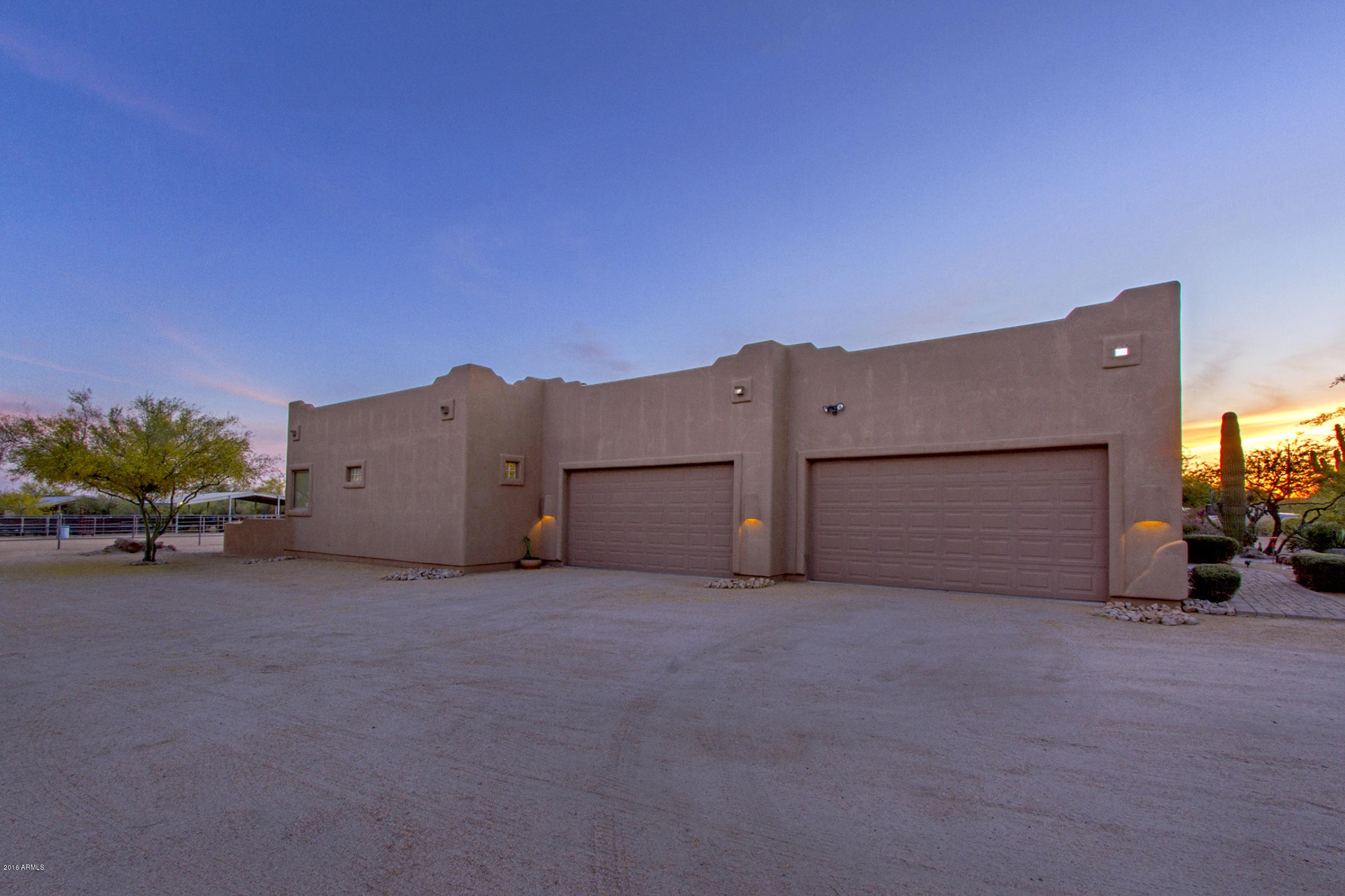 2347 East Carlise Road Phoenix, AZ 85086 - Photo 28 of 53 Garage_2625