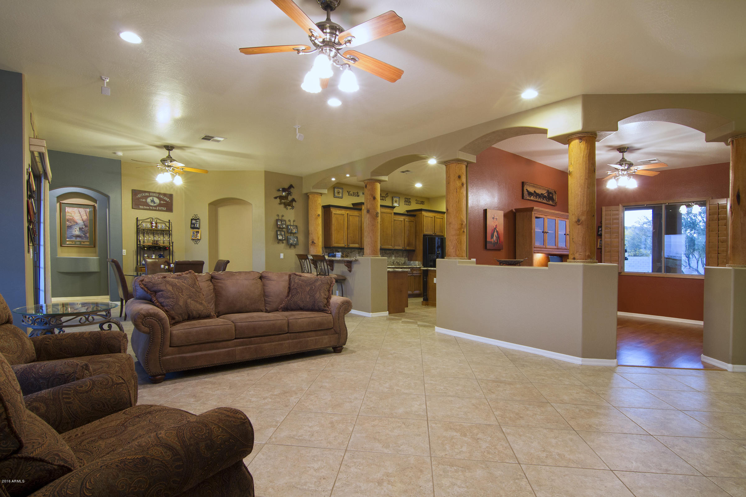 2347 East Carlise Road Phoenix, AZ 85086 - Photo 35 of 53 LivingRoom_0405