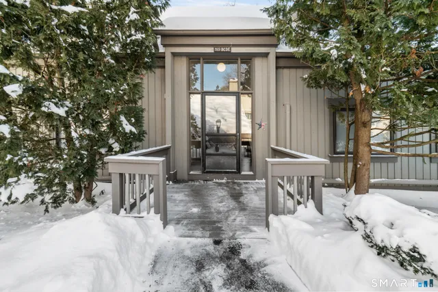 $199,000 | 519 Heritage Village, Unit D, Southbury, CT 06488