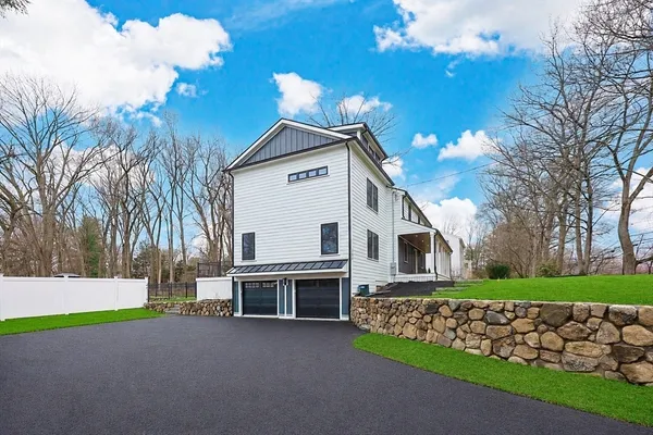$2,099,000 | 565 Elm Street, Concord, MA 01742