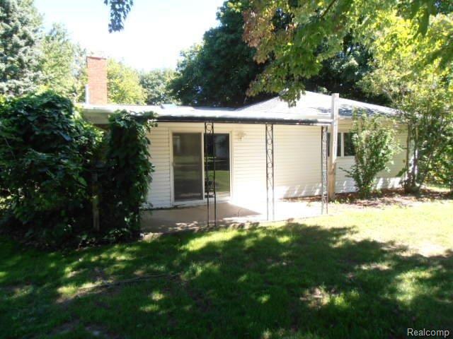 35 Arizona Avenue Rochester, MI 48309 - Photo 8 of 10 BACKVIEW.JPG