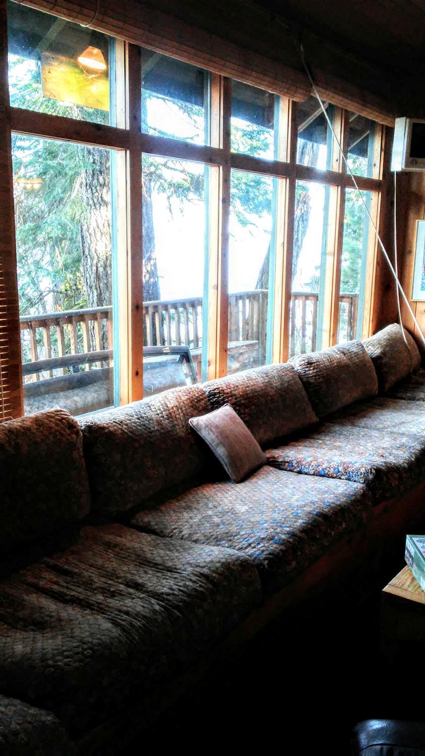27717 Rocky Point Road Klamath Falls, OR 97601 - Photo 7 of 32 seats + storage