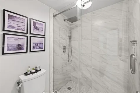 $535,000 | 5001 Collins Avenue, Unit 1E, Miami Beach, FL 33140