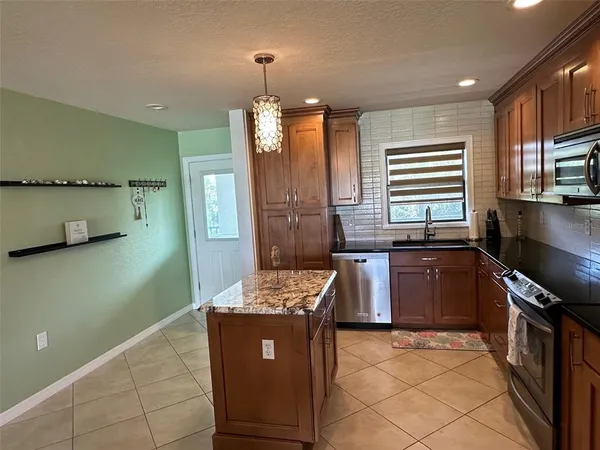 $3,600 | 2100 North Peninsula Avenue, Unit 3050, New Smyrna Beach, FL 32169