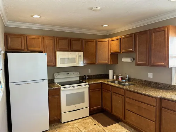 $3,600 | 2100 North Peninsula Avenue, Unit 3050, New Smyrna Beach, FL 32169