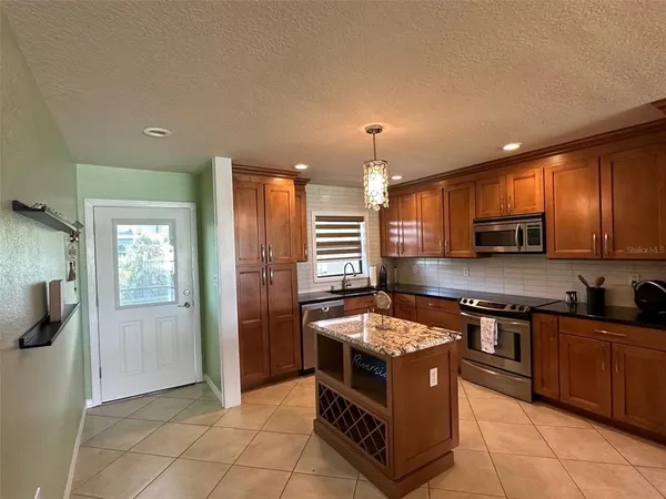 $3,600 | 2100 North Peninsula Avenue, Unit 3050, New Smyrna Beach, FL 32169