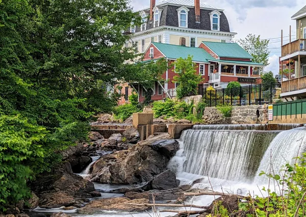 $1,700,000 | 25 School Street, Bristol, NH 03222