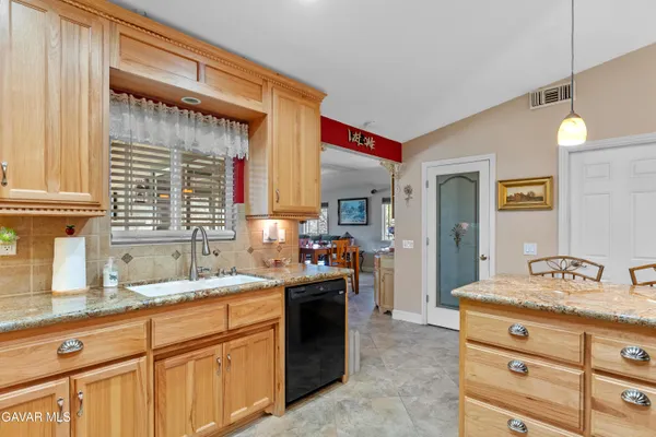 $679,900 | 29541 Butterfield Way, Tehachapi, CA 93561