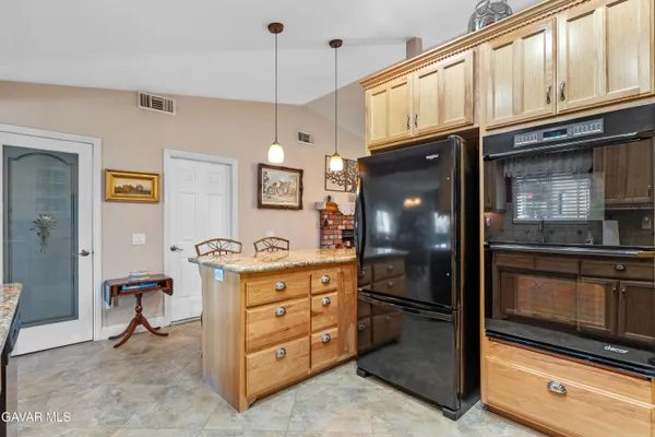 $679,900 | 29541 Butterfield Way, Tehachapi, CA 93561
