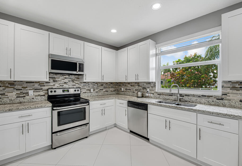 19491 Black Olive Lane Boca Raton, FL 33498 - Photo 18 of 68 18