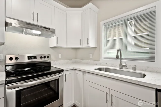 $2,200 | 2617 West Marine View Drive, Everett, WA 98201