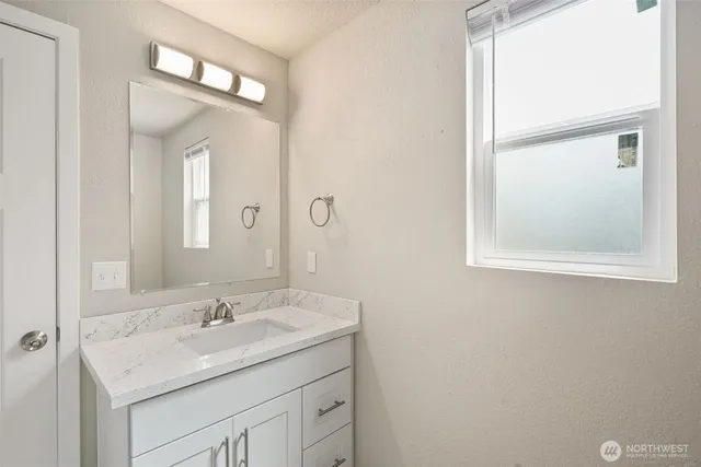 $2,200 | 2617 West Marine View Drive, Everett, WA 98201