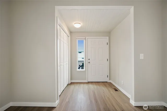 $2,200 | 2617 West Marine View Drive, Everett, WA 98201