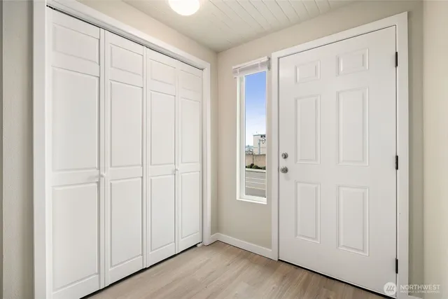 $2,200 | 2617 West Marine View Drive, Everett, WA 98201