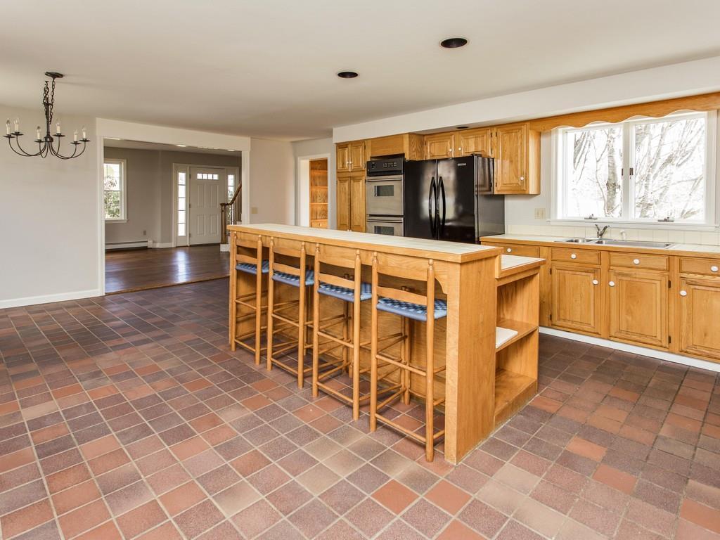 711 Hodsdon Road Pownal, ME 04069 - Photo 5 of 30 Eat-in Kitchen