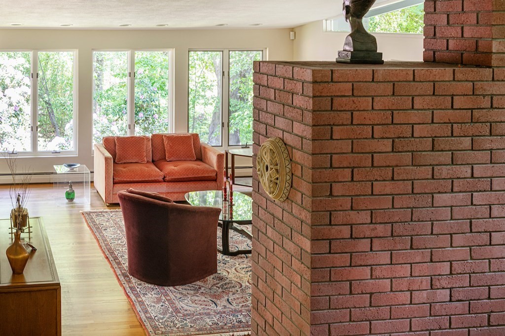 359 North Emerson Road Lexington, MA 02420 - Photo 5 of 24 Gallery Image 5