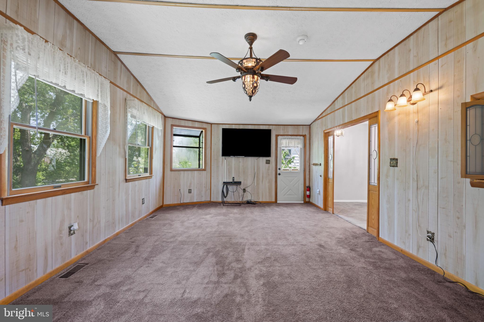 1247 River Bay Road Annapolis, MD 21409 - Photo 9 of 49 Family Room