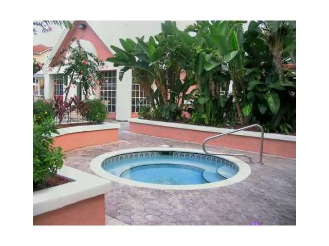 $2,400 | 1001 Crystal Way, Unit P, Delray Beach, FL 33444