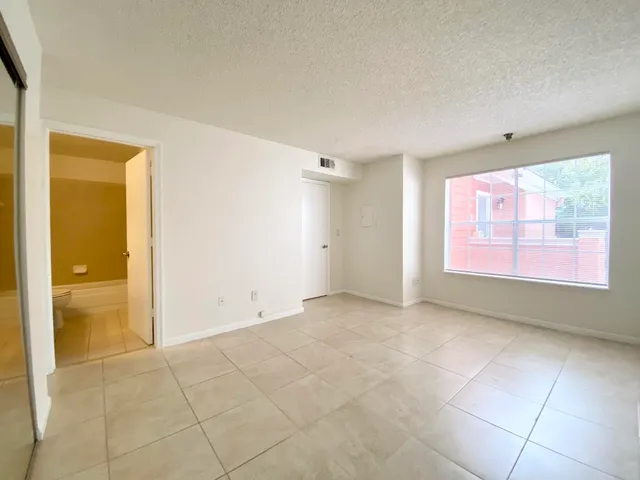 $2,400 | 1001 Crystal Way, Unit P, Delray Beach, FL 33444