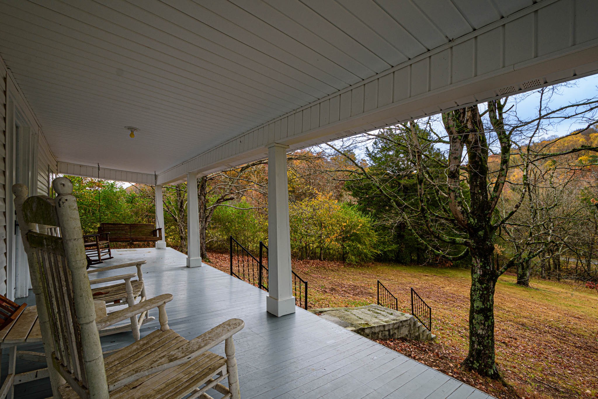 1828 Bunker Hill Road Pulaski, TN 38478 - Photo 48 of 57 a view of living room with balcony and garden view