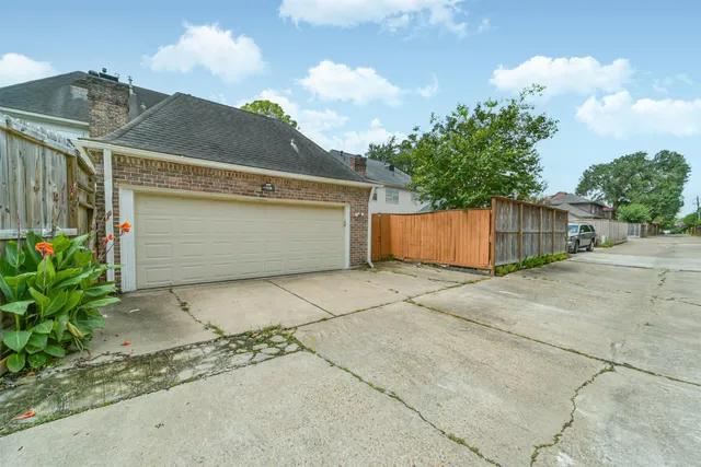 a view of backyard of house