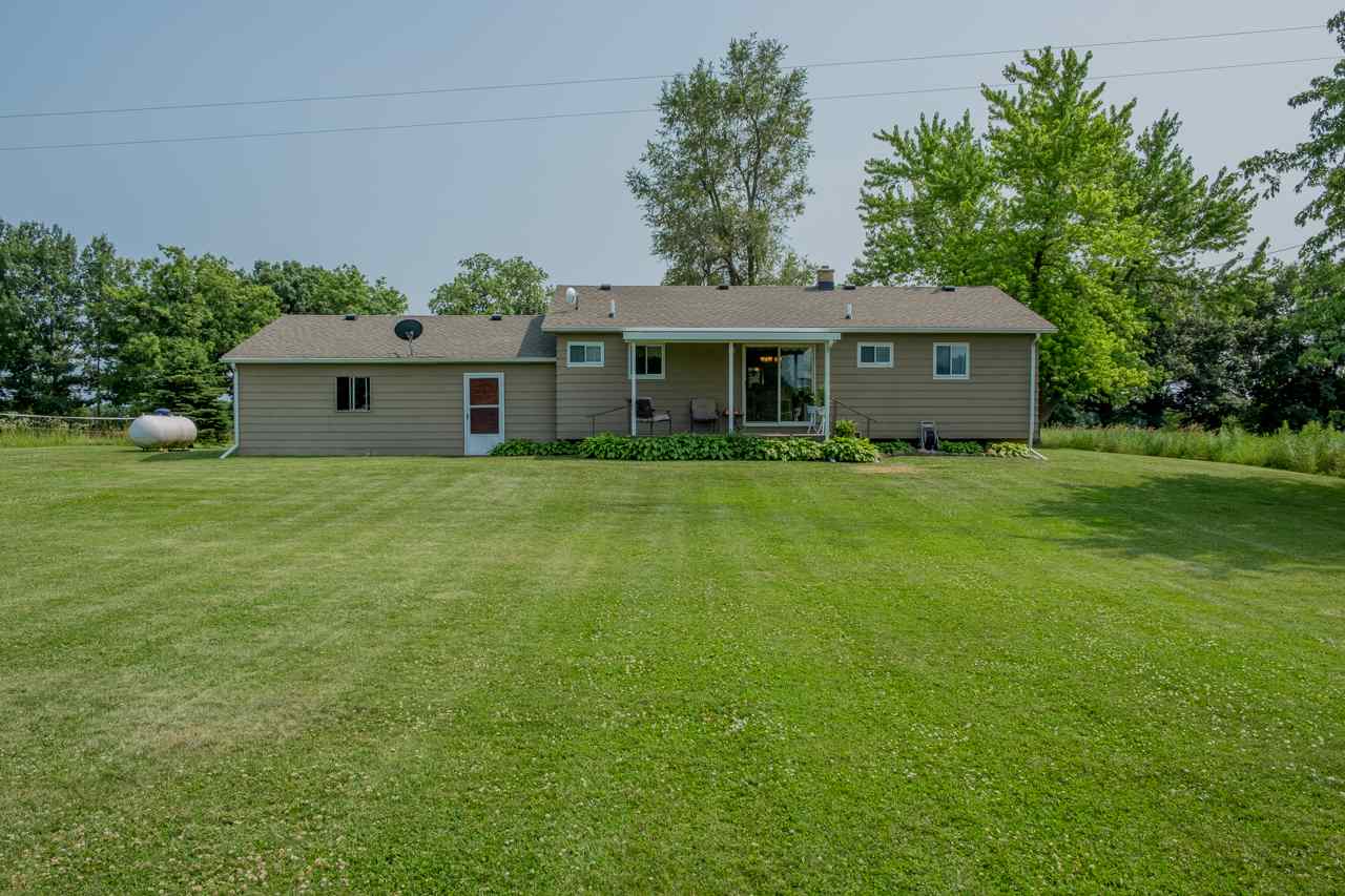 3691 Parmenter Road Durand, MI 48429 - Photo 5 of 11 31387031-22.JPG