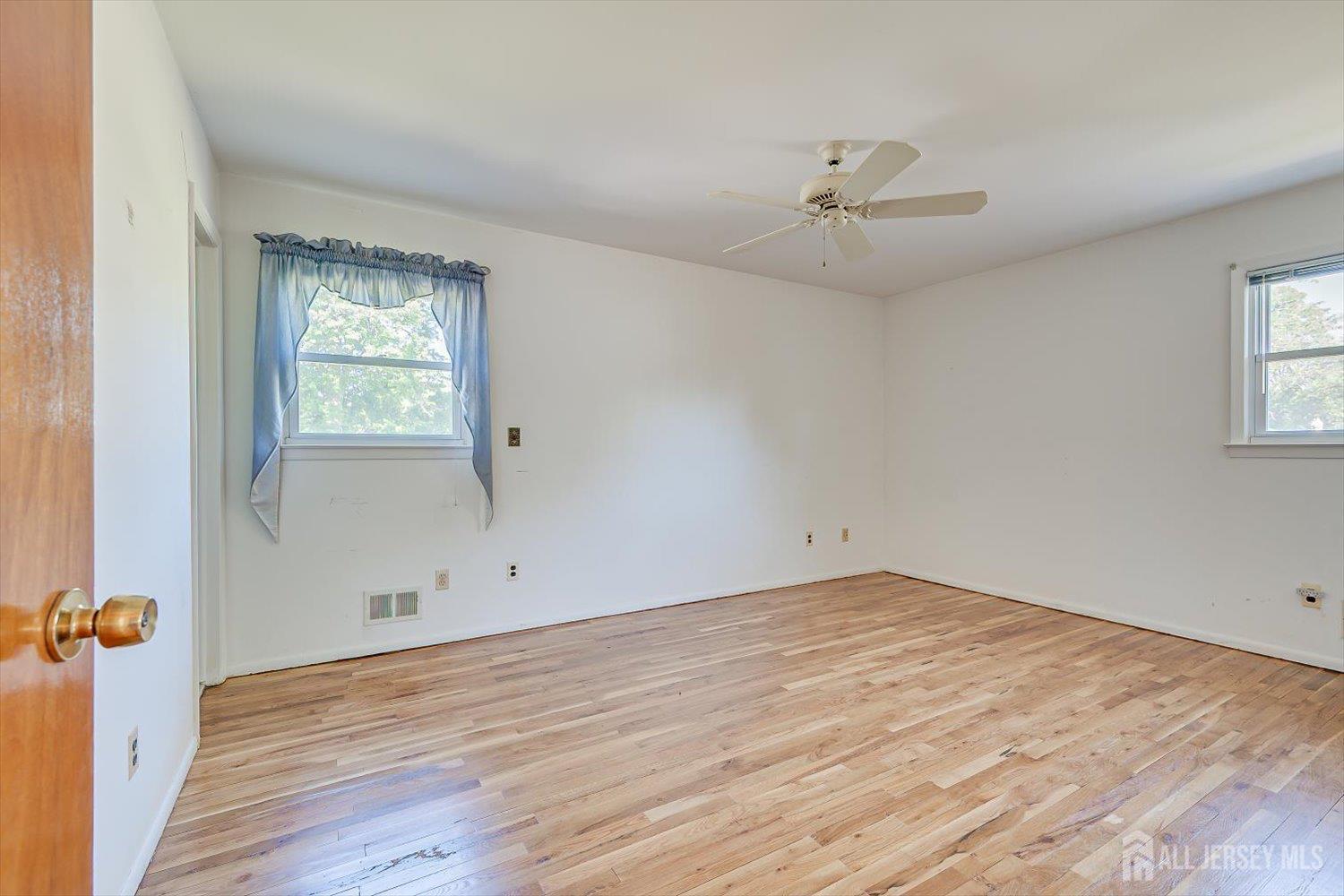 9 Annette Drive Edison, NJ 08820 - Photo 20 of 35