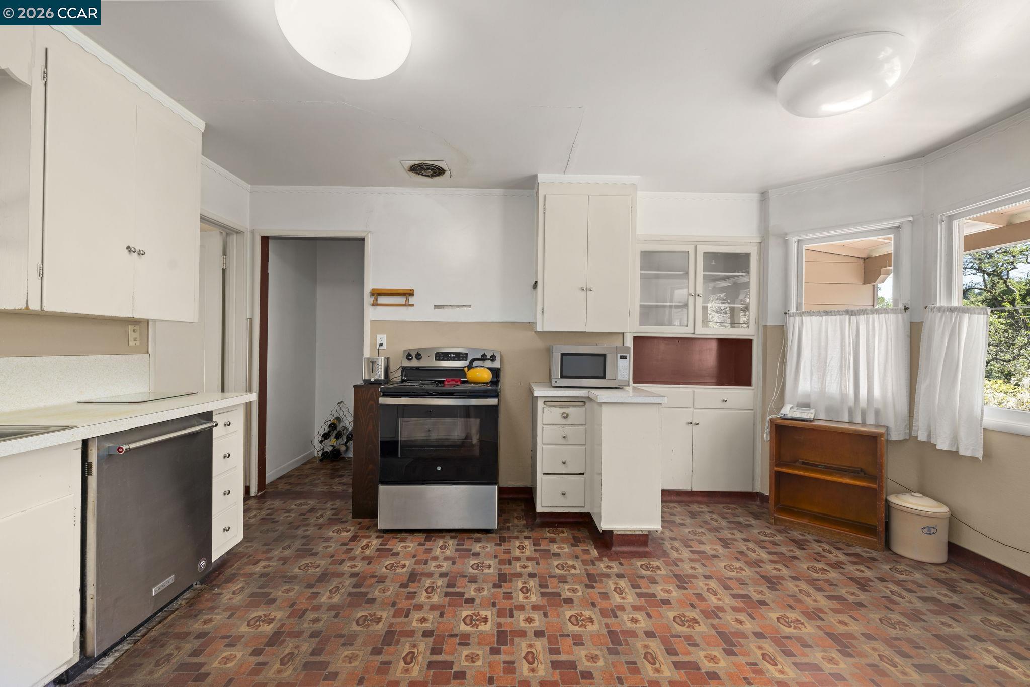 847 Acalanes Road Lafayette, CA 94549 - Photo 13 of 30