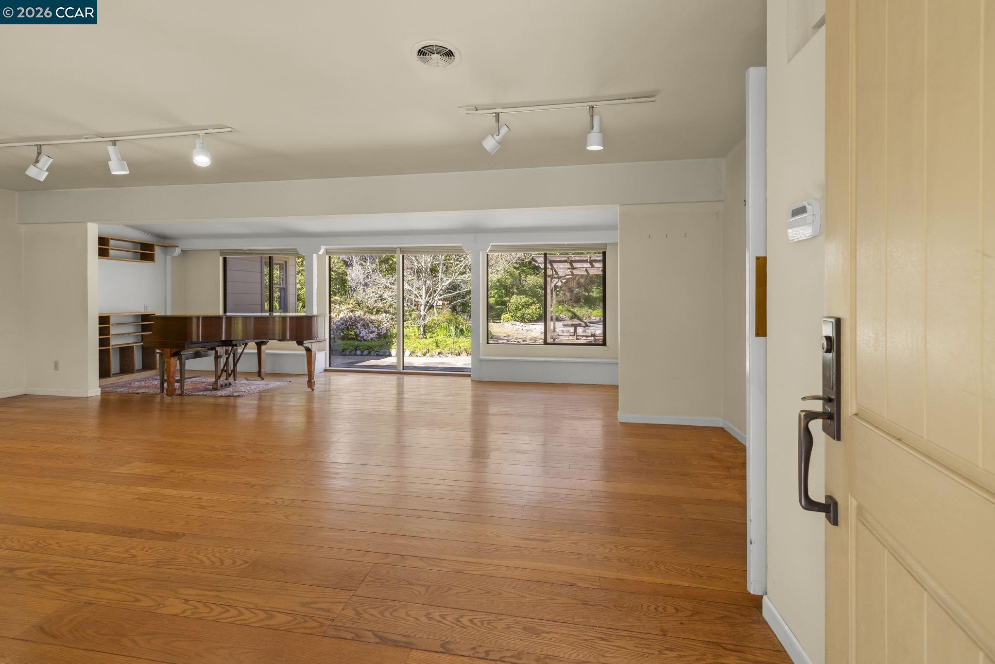 847 Acalanes Road Lafayette, CA 94549 - Photo 5 of 30