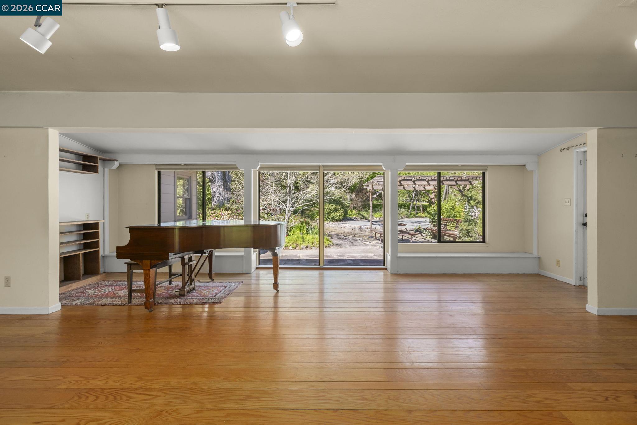 847 Acalanes Road Lafayette, CA 94549 - Photo 7 of 30