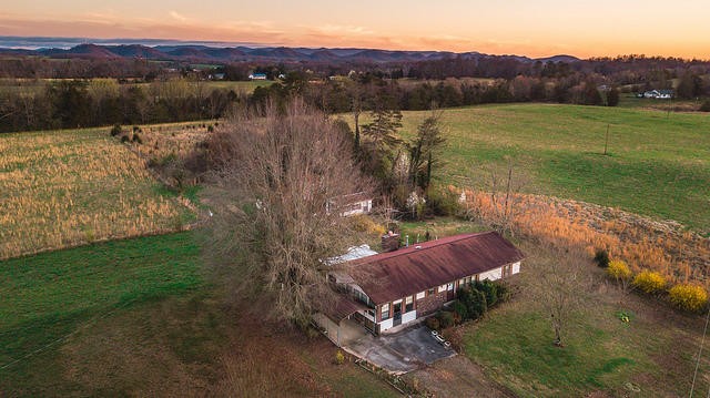 140 Gudger Road Madisonville, TN 37354 - Photo 4 of 27 Gallery Image 4