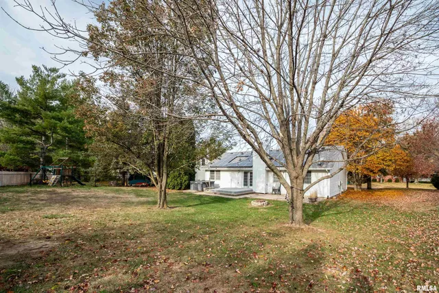 $275,000 | 418 Bayside Drive, Germantown Hills, IL 61548