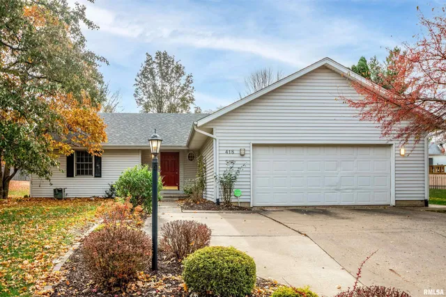 $275,000 | 418 Bayside Drive, Germantown Hills, IL 61548