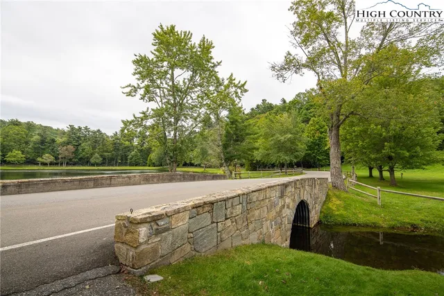 $740,000 | 140 Manor View Lane, Unit 1, Blowing Rock, NC 28605