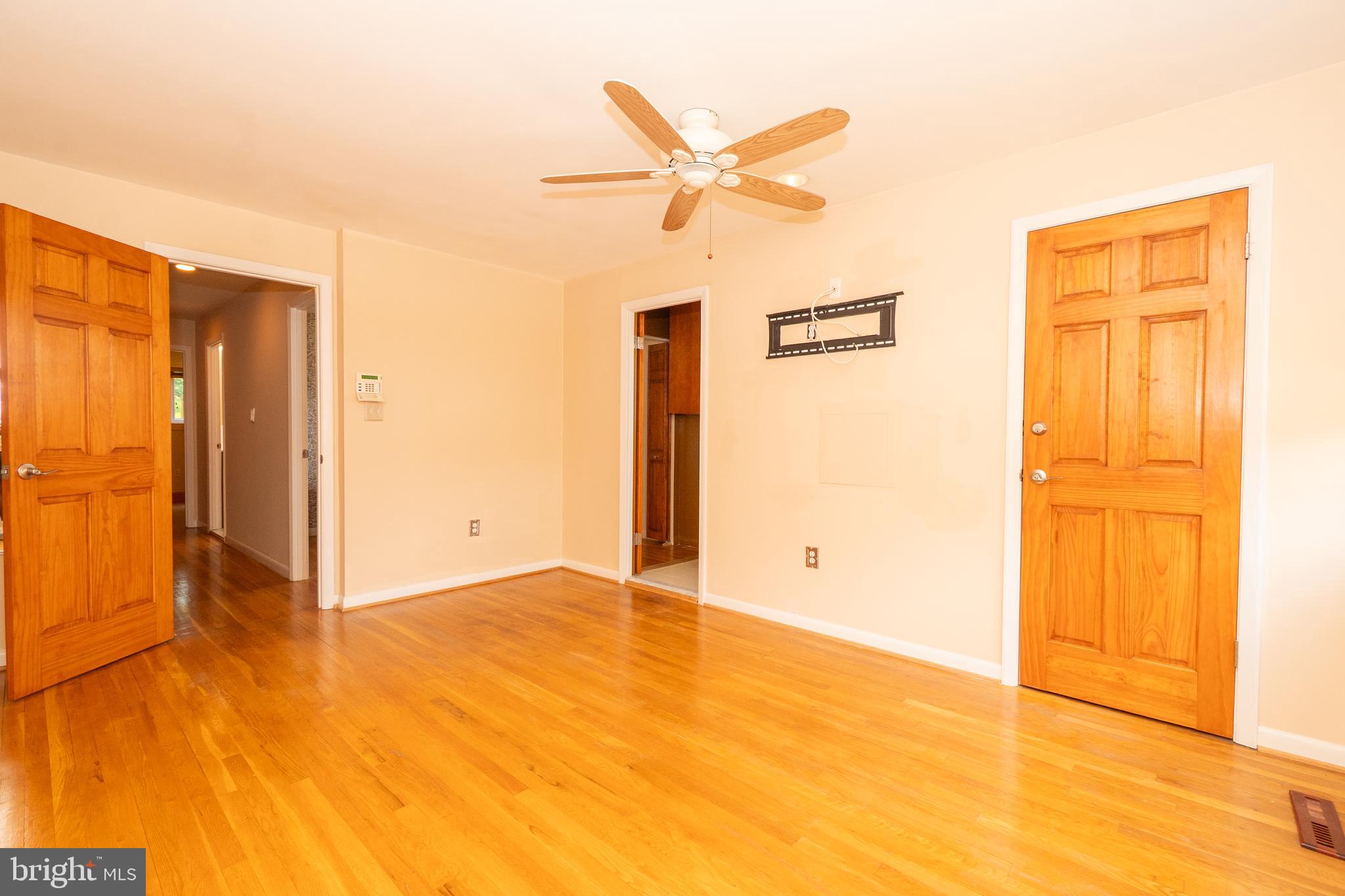 4523 Hawksbury Road Baltimore, MD 21208 - Photo 15 of 35 a view of an empty room