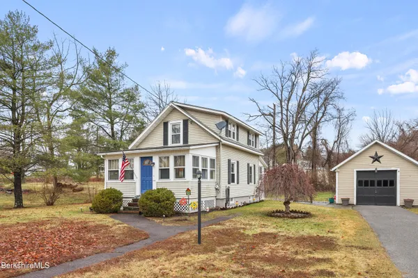 $289,900 | 319 North Street, Dalton, MA 01226