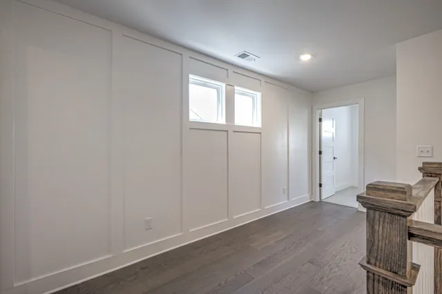 a view of empty room with window