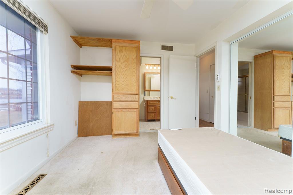 171 Endicott Howell, MI 48843 - Photo 13 of 36 Gallery Image 13