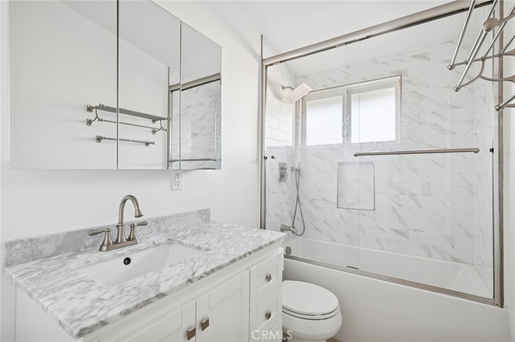 305 Nassau Road Costa Mesa, CA 92626 - Photo 17 of 28