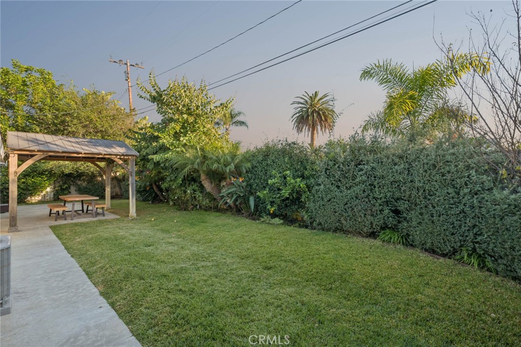 305 Nassau Road Costa Mesa, CA 92626 - Photo 20 of 28