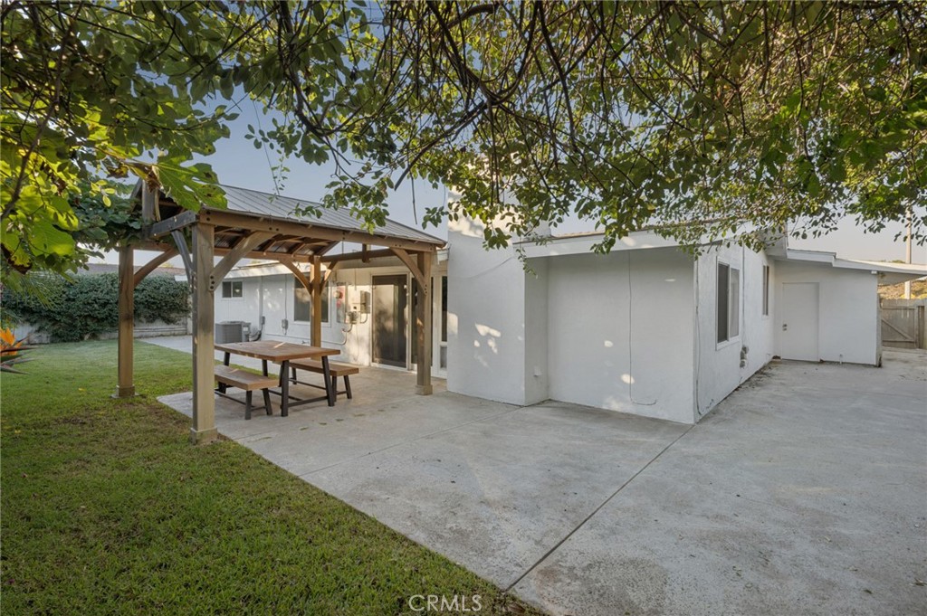 305 Nassau Road Costa Mesa, CA 92626 - Photo 22 of 28